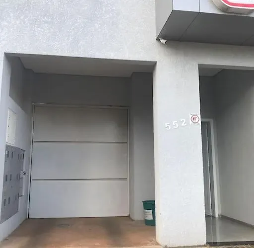 Casa com 2 quartos agradáveis com ar condicionado