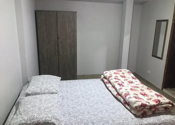 Casa com 2 quartos agradáveis com ar condicionado