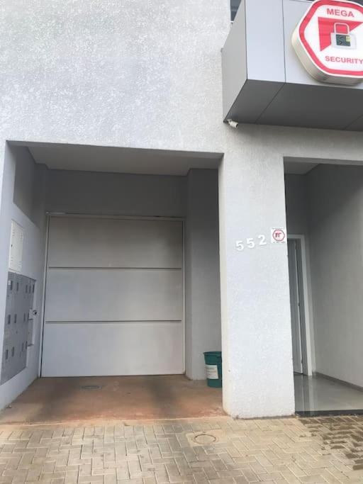 Casa de Férias Casa Com 2 Quartos Agradáveis Com Ar Condicionado *
