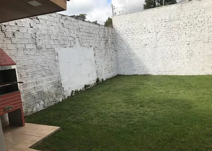 Casa Com 2 Quartos Agradaveis Com Ar Condicionado